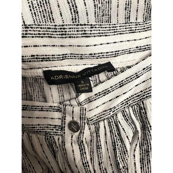 Adrienne Vittadini Striped Square Neck Flutter Sleeve Printed Top Small - Picture 2 of 5